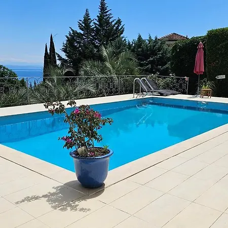Alba, Katja - With Swimming Pool *